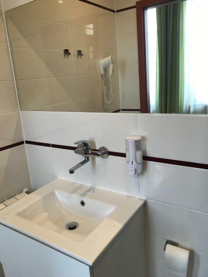 Alabastro Bed & Breakfast Tomaszow Mazowiecki Luaran gambar